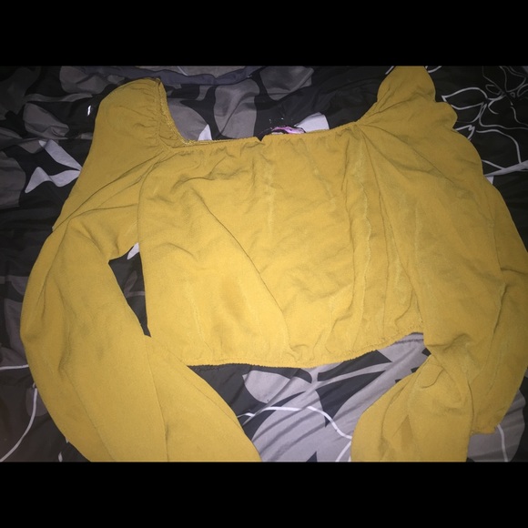 long sleeve crop - Picture 2 of 2